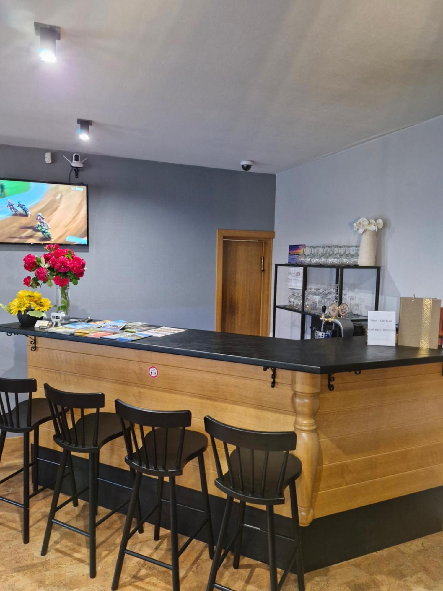 Portoss Hotel Ventspils Ngoại thất bức ảnh