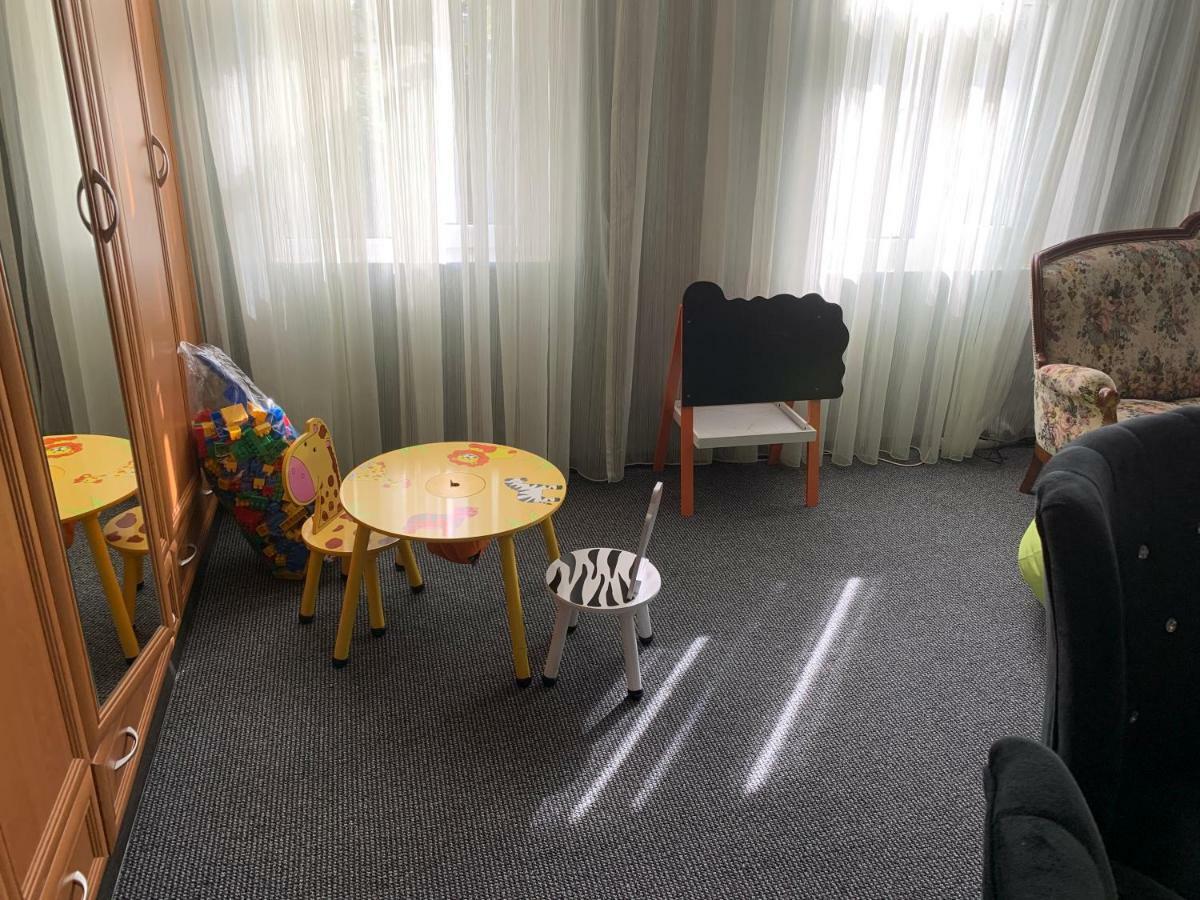 Portoss Hotel Ventspils Ngoại thất bức ảnh